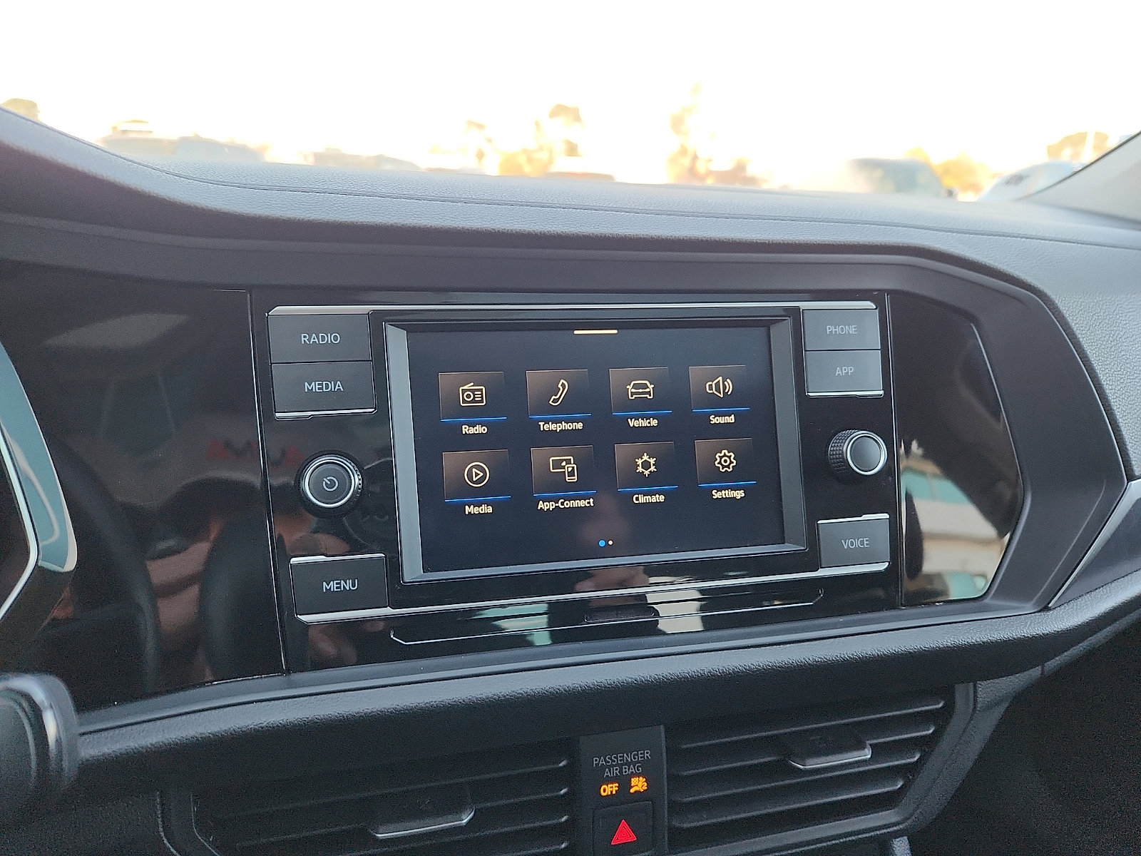 Certified 2024 Volkswagen Jetta SE image 19