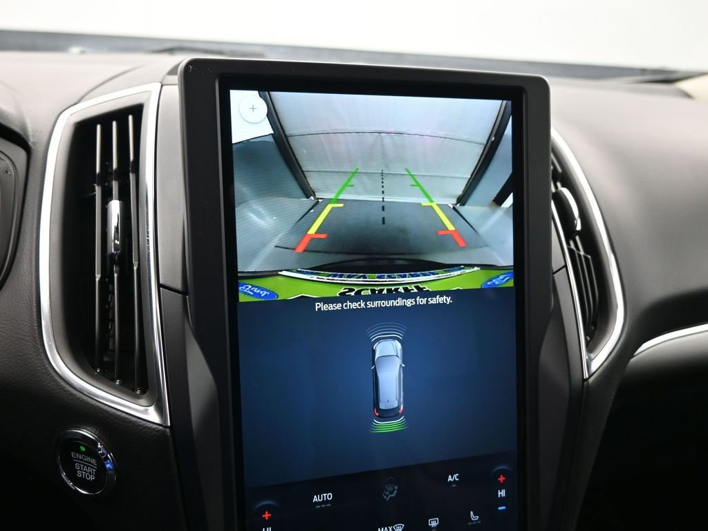 Used 2024 Ford Edge Titanium image 18