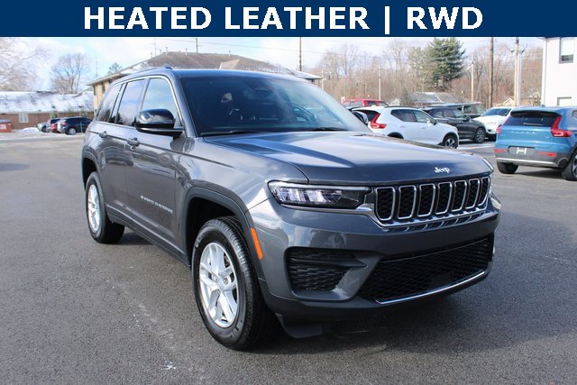 Used 2024 Jeep Grand Cherokee Laredo image 2