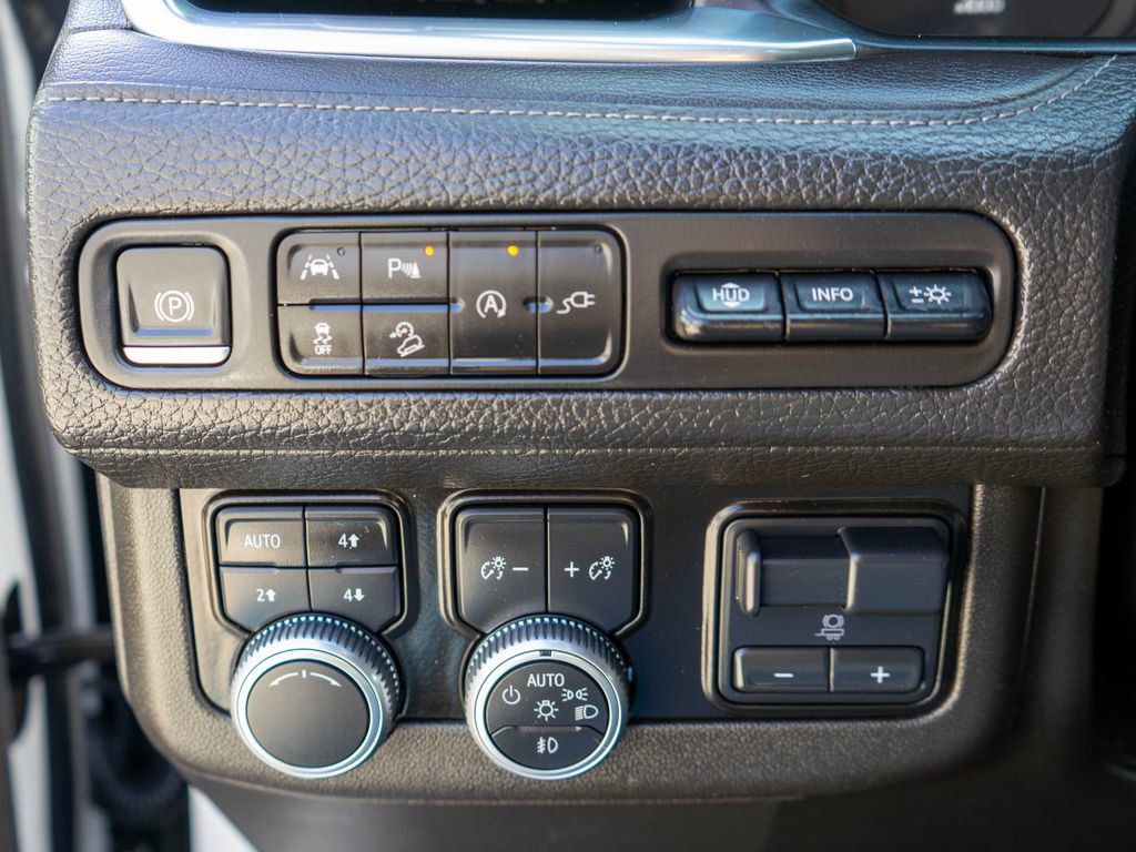 Used 2021 GMC Yukon Denali w/ Denali Premium Package AWD/4WD image 21