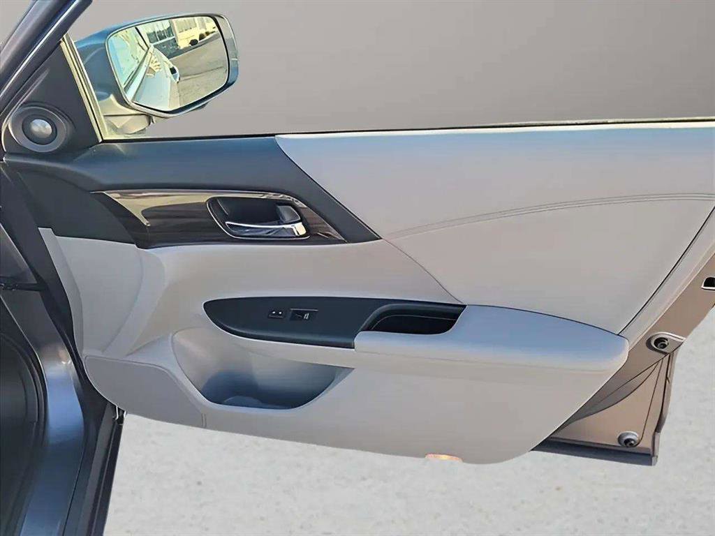 Used 2017 Honda Accord EX-L image 27