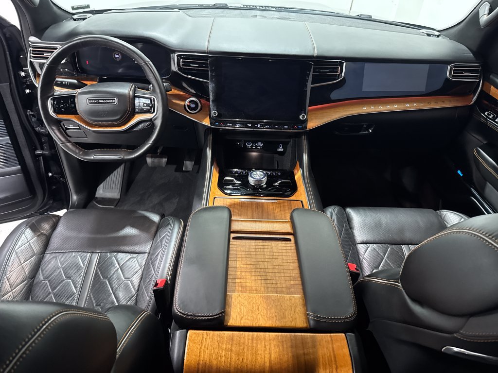 Used 2022 Jeep Grand Wagoneer Series III AWD/4WD image 31