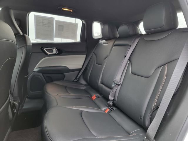 Certified 2024 Jeep Compass Limited image 21