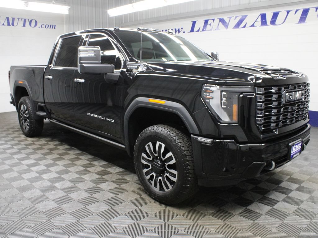 Used 2026 GMC Sierra 3500 Denali Ultimate AWD/4WD image 3