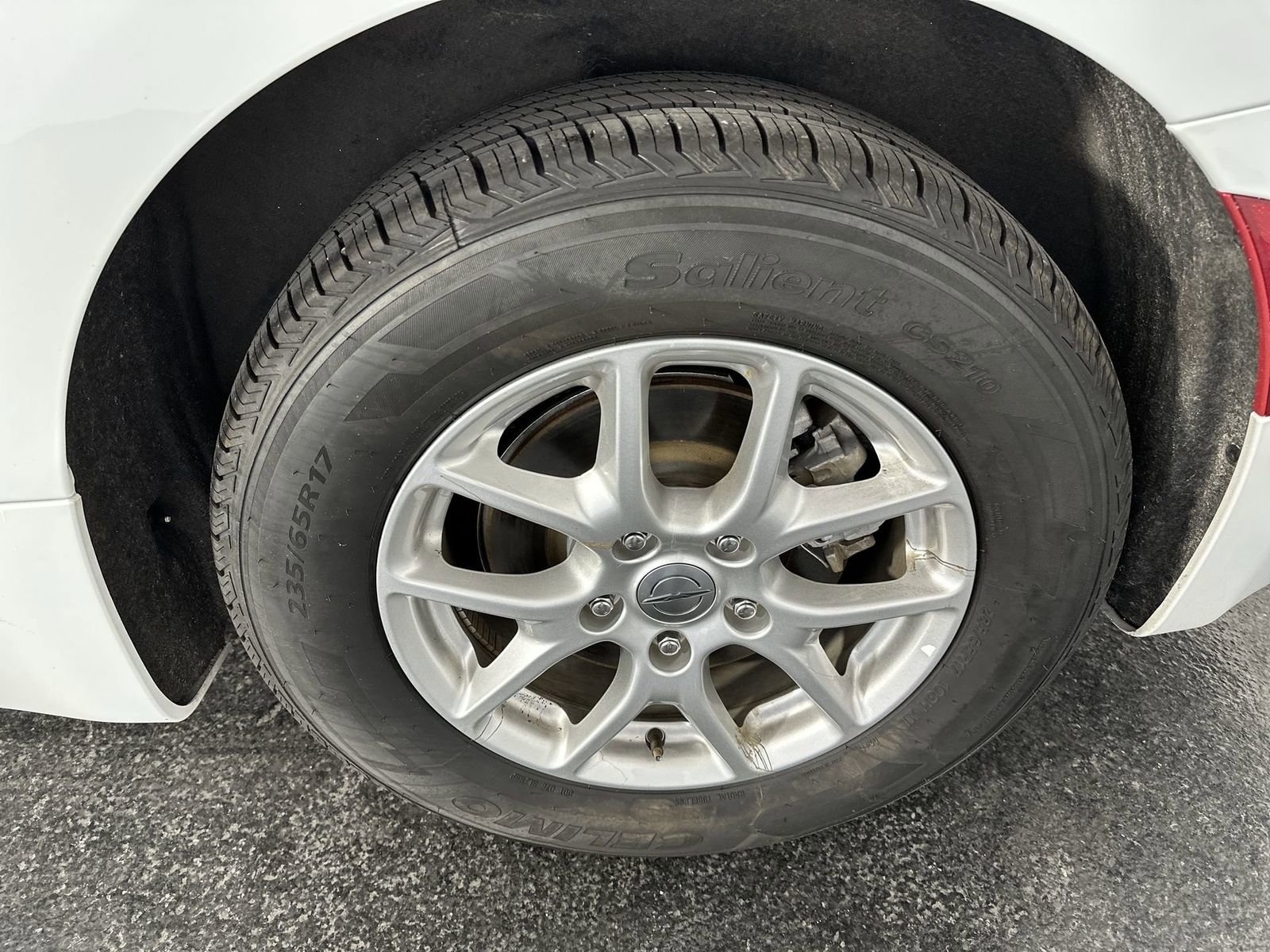 Used 2023 Chrysler Pacifica Touring image 10