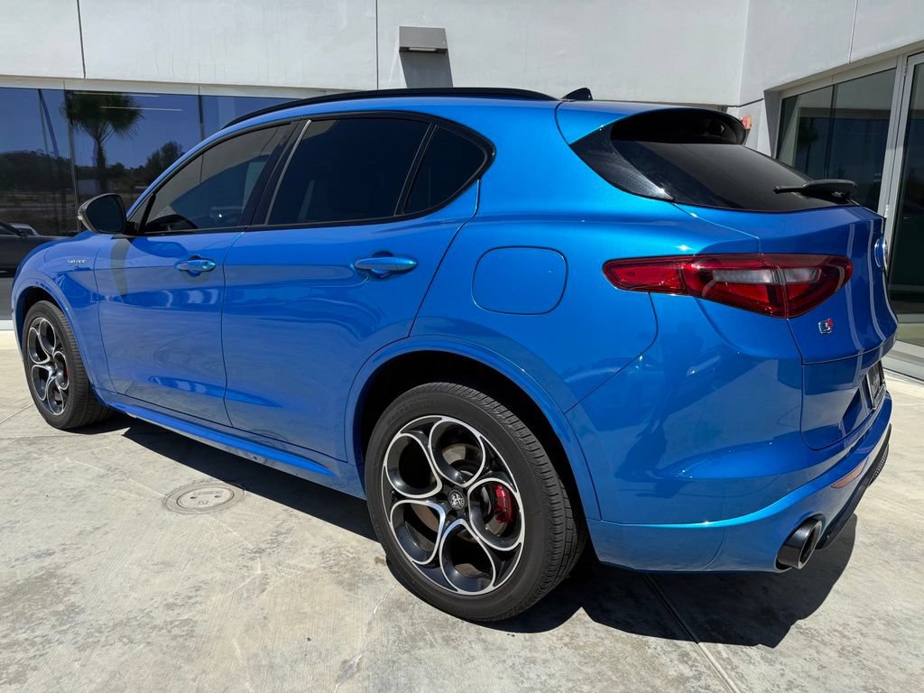 Used 2023 Alfa Romeo Stelvio Veloce AWD/4WD image 7