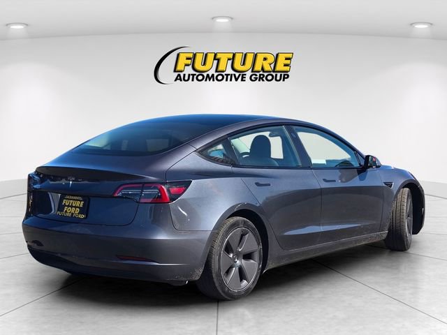 Used 2023 Tesla Model 3 Standard Range image 4