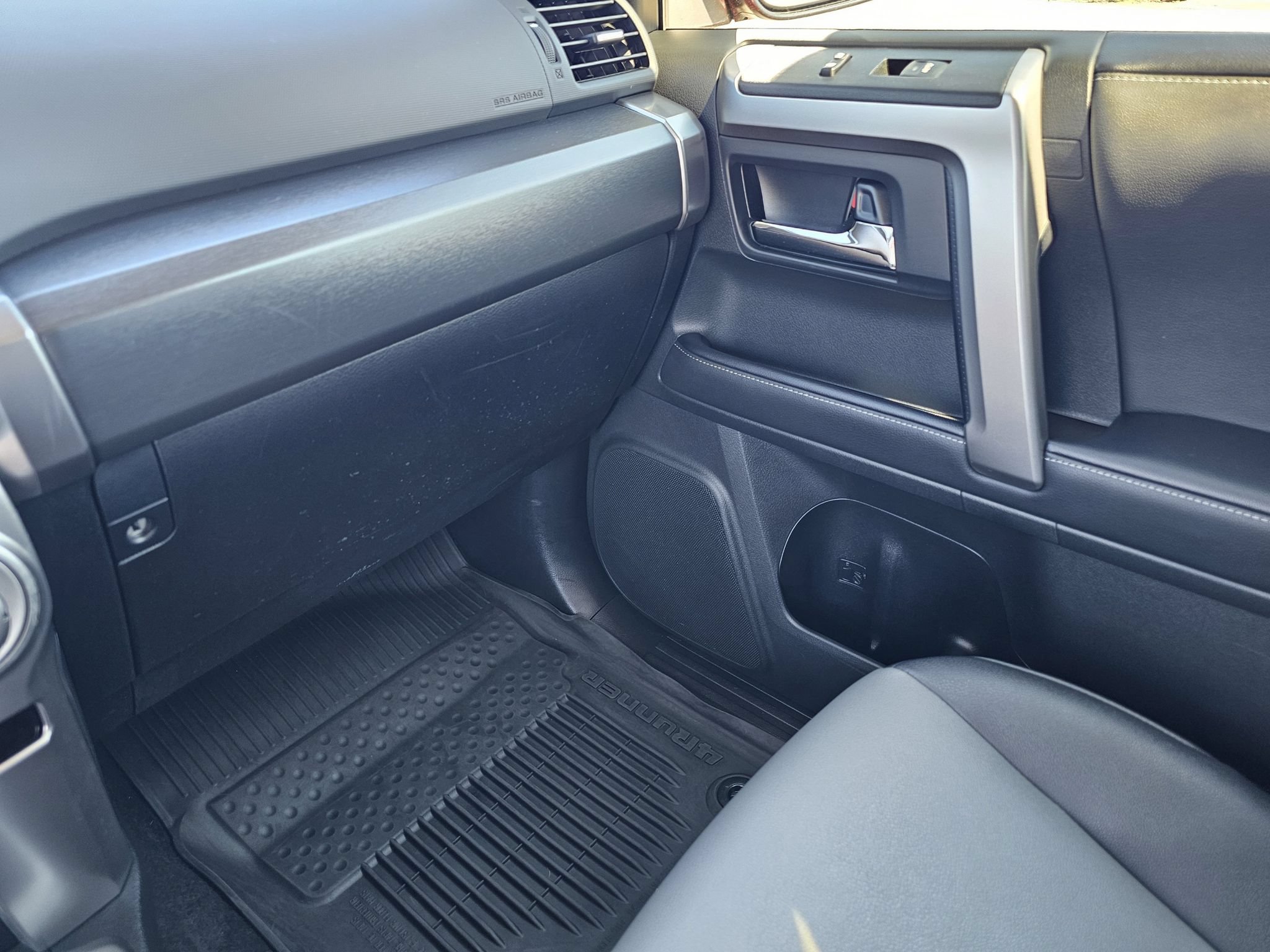 Used 2023 Toyota 4Runner SR5 Premium w/ Moonroof Package RWD image 28