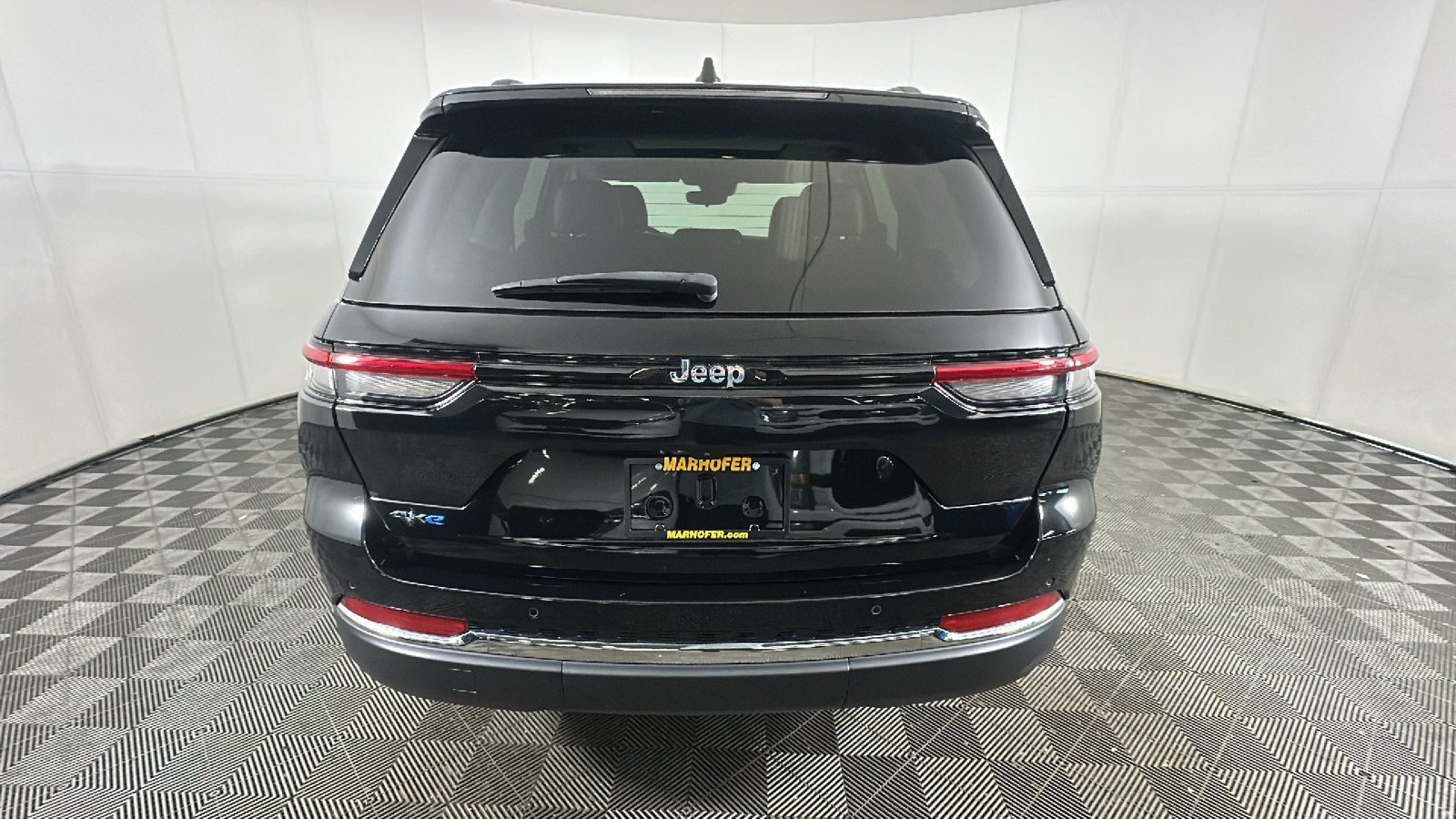 Used 2023 Jeep Grand Cherokee 4WD 4xe image 4