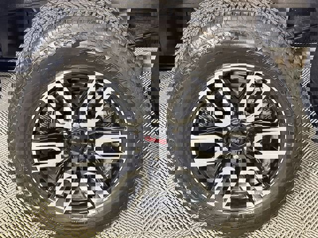 Used 2025 GMC Sierra 1500 AT4 w/ AT4 Premium Package image 34