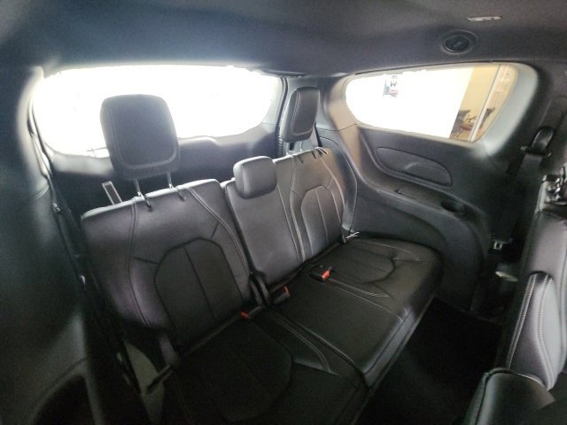 New 2026 Chrysler Pacifica Select image 11