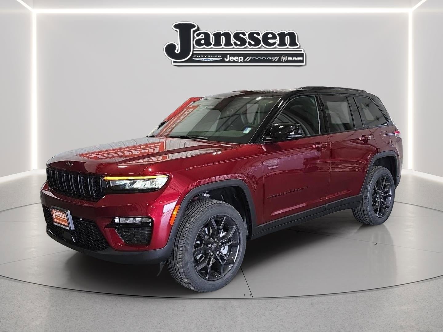 New 2025 Jeep Grand Cherokee Limited w/ Trailer Tow Package AWD/4WD image 1