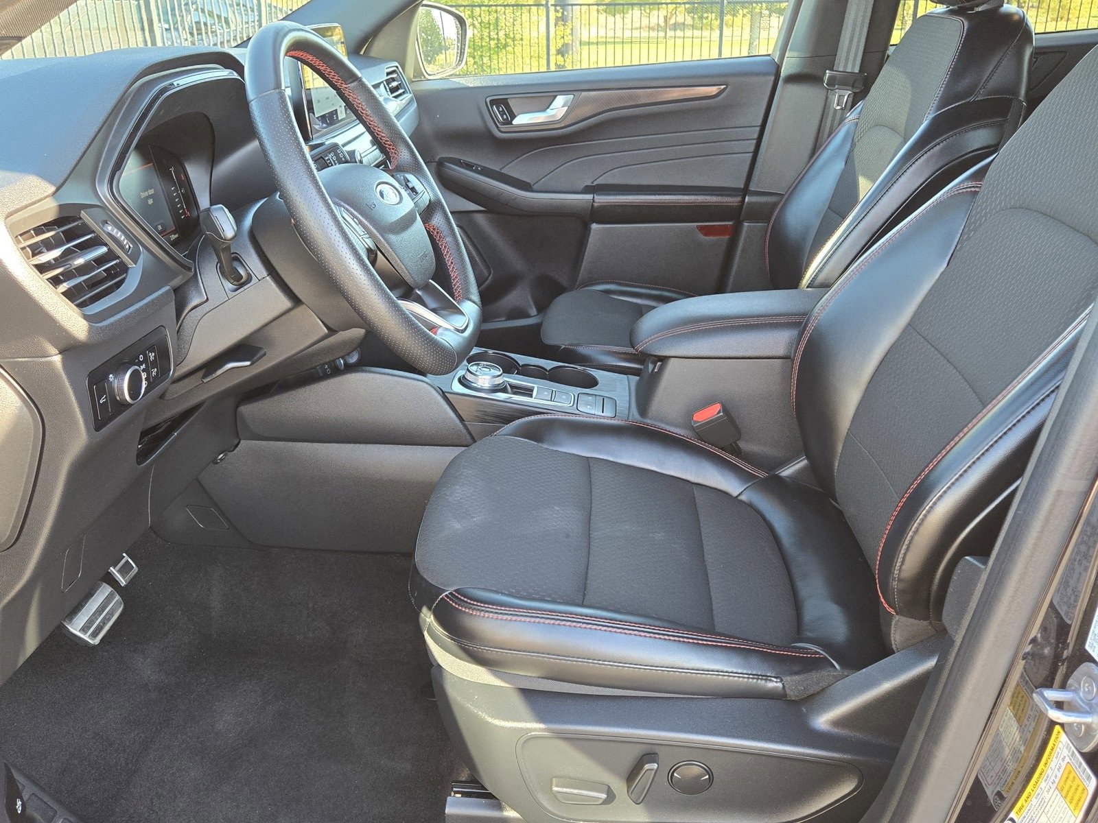 Used 2024 Ford Escape ST-Line image 23