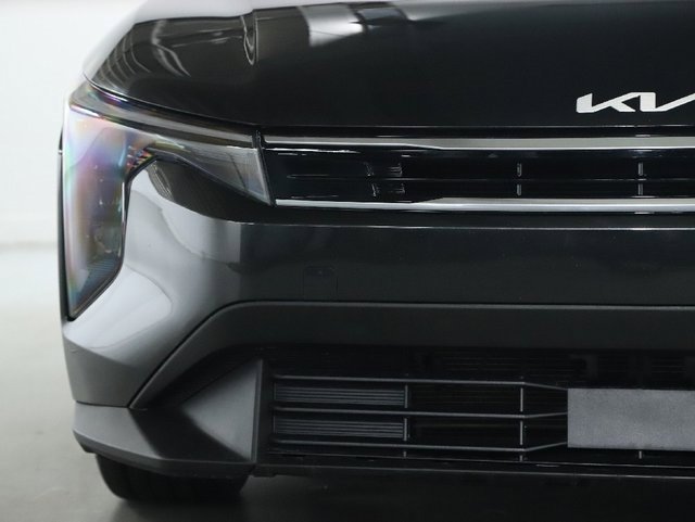 Used 2025 Kia K4 EX image 6