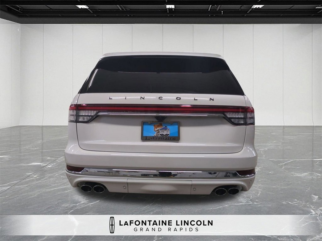 Certified 2023 Lincoln Aviator Black Label w/ Dynamic Handling Package image 4