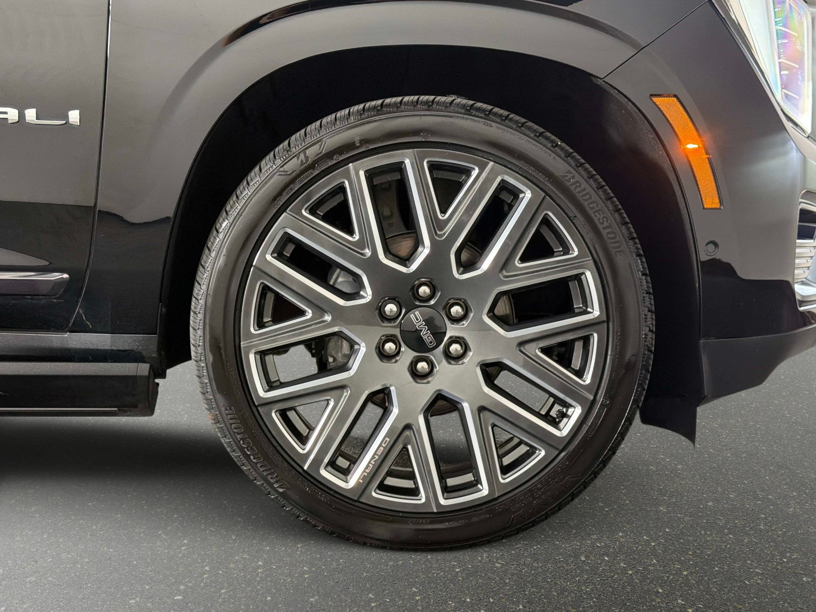 Used 2026 GMC Yukon Denali Ultimate AWD/4WD image 21