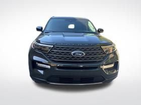 Used 2022 Ford Explorer XLT w/ Equipment Group 202A RWD image 3