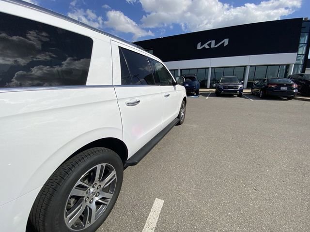 Used 2024 Ford Expedition Max Limited image 10