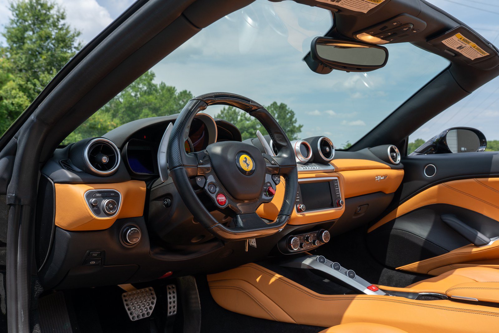 Used 2018 Ferrari California T RWD image 29