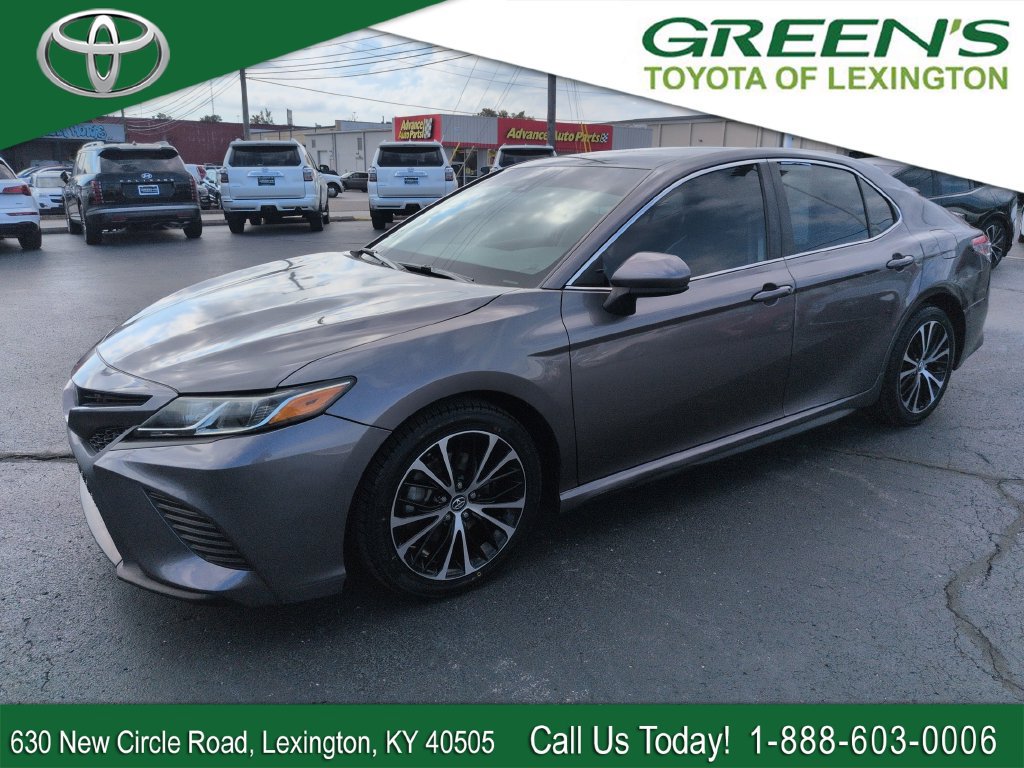 Used 2018 Toyota Camry SE w/ Accessory Appearance Package