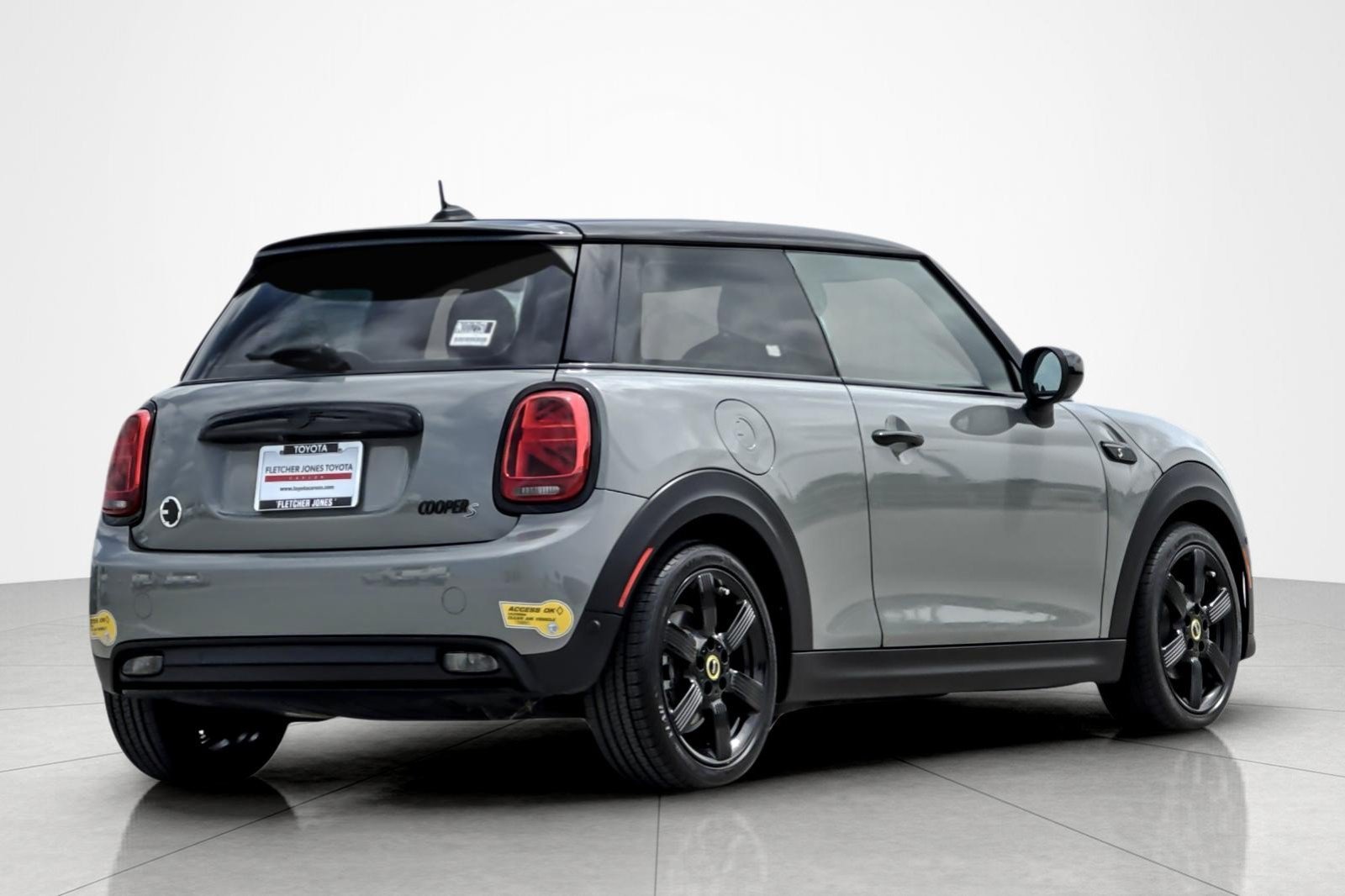 Used 2022 MINI Cooper SE FWD image 5