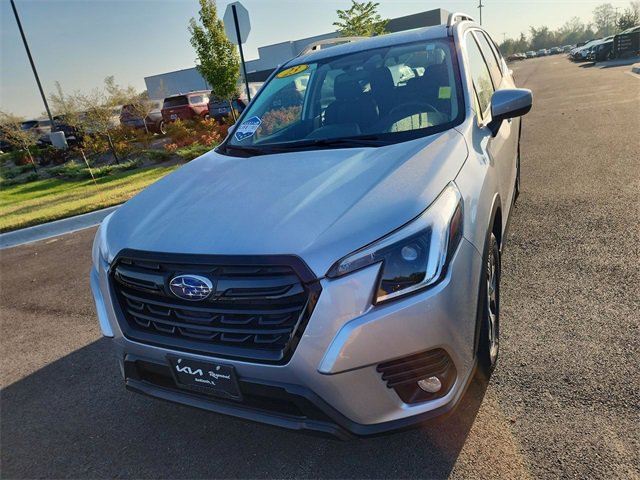 Used 2023 Subaru Forester Premium image 4