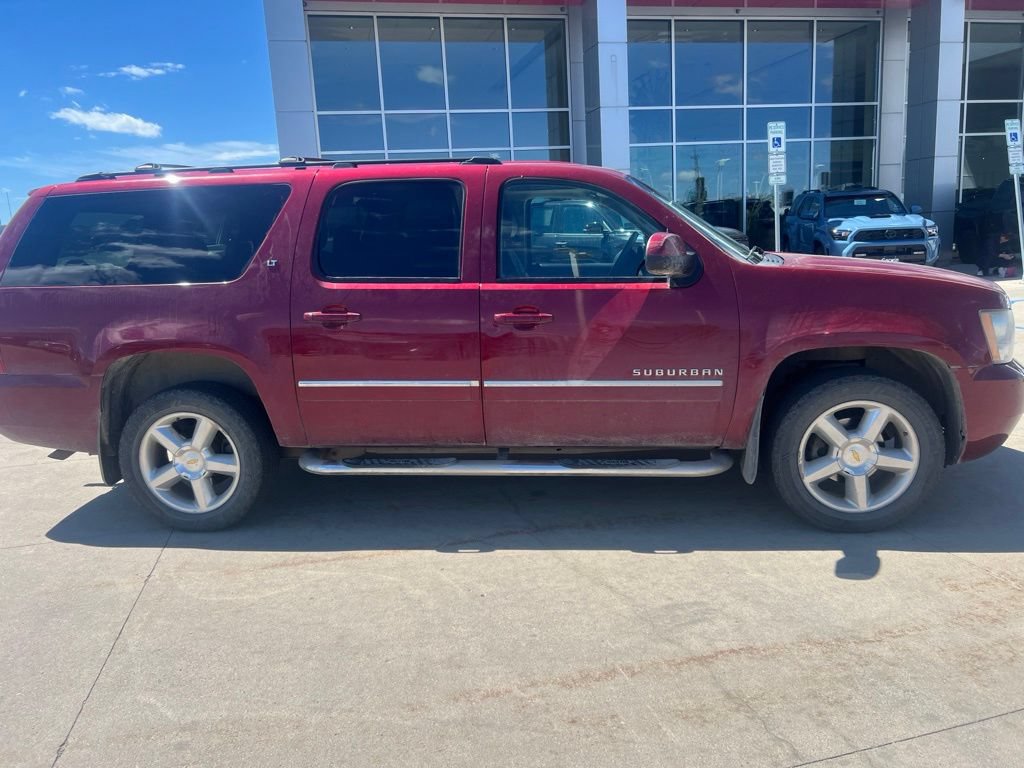Used 2011 Chevrolet Suburban LT w/ Luxury Package AWD/4WD video 2