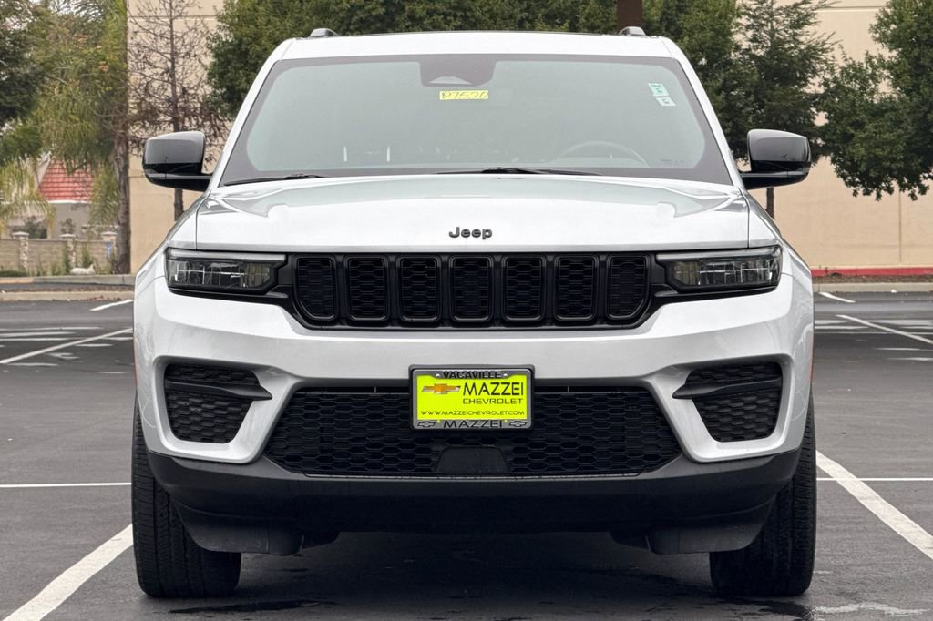 Used 2022 Jeep Grand Cherokee Altitude image 7