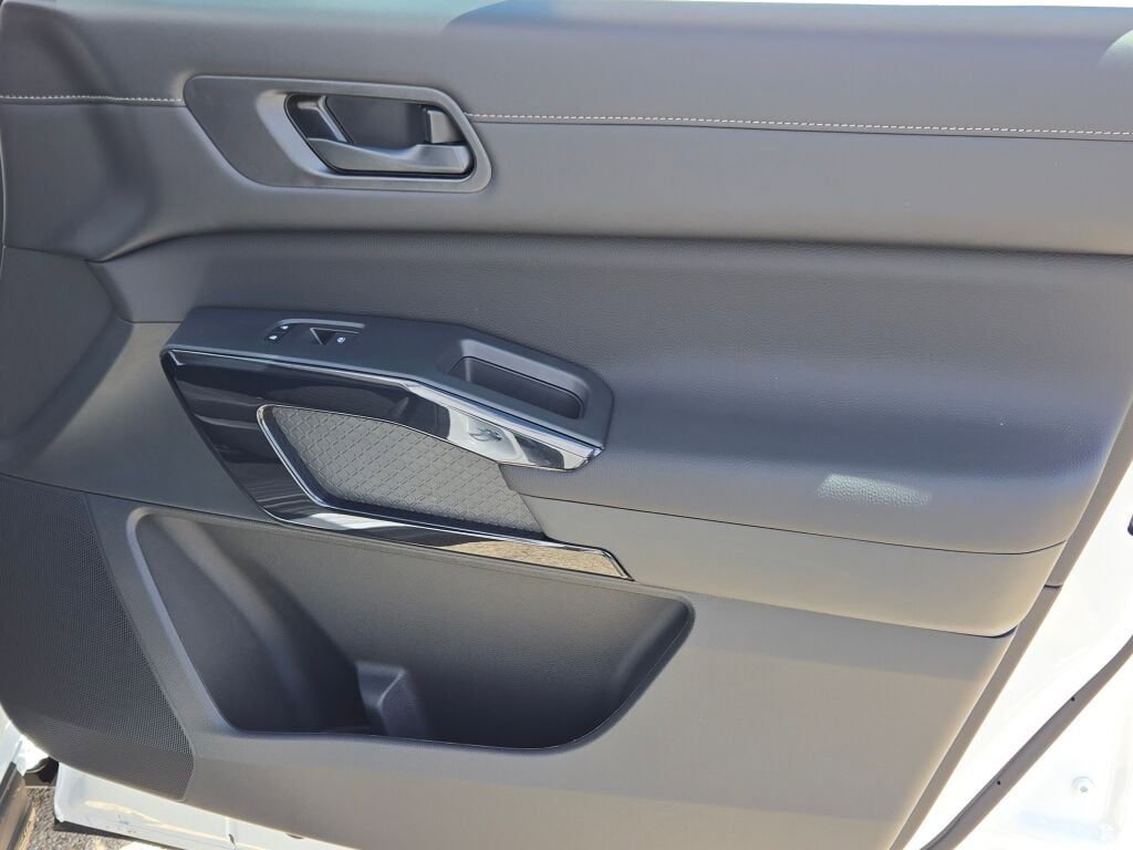 New 2026 Nissan Pathfinder SV w/ Cargo Package AWD/4WD image 6