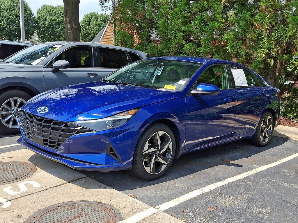 Used 2023 Hyundai Elantra SEL w/ Convenience Package FWD video 1