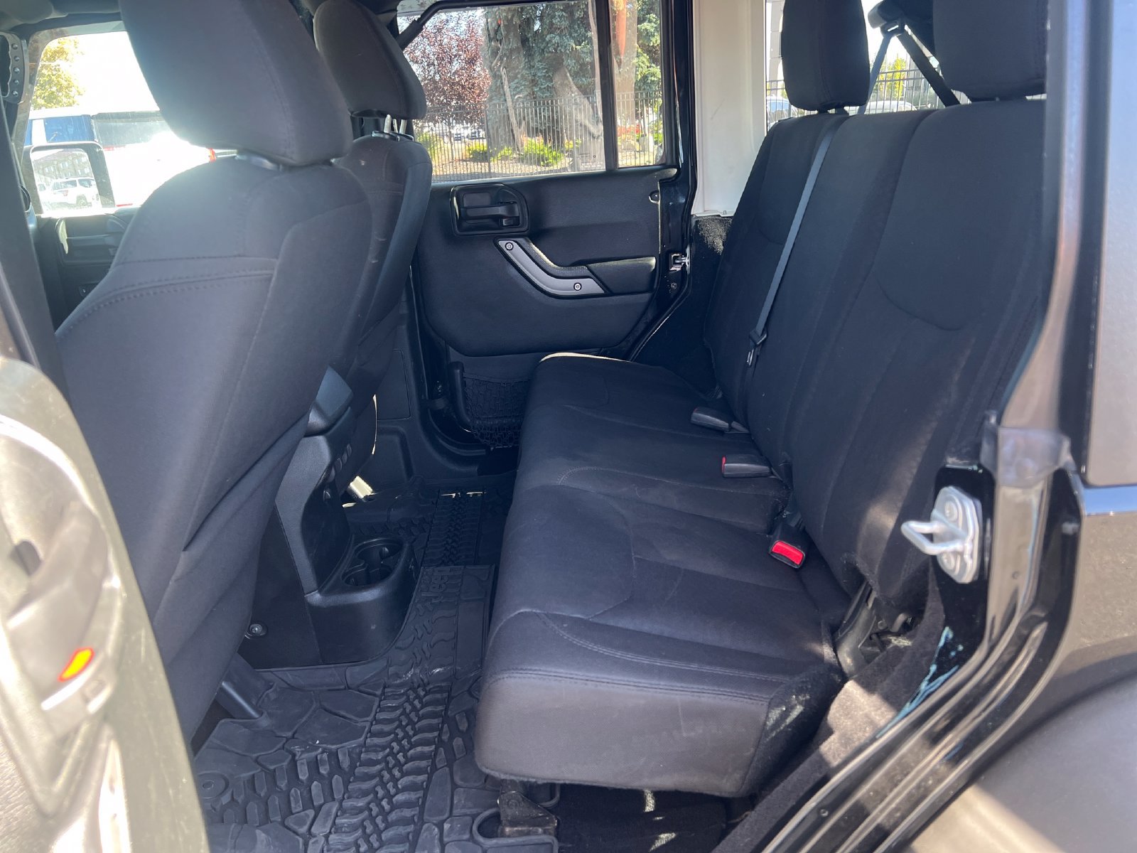 Used 2017 Jeep Wrangler Unlimited Sport w/ Quick Order Package 24S AWD/4WD image 24