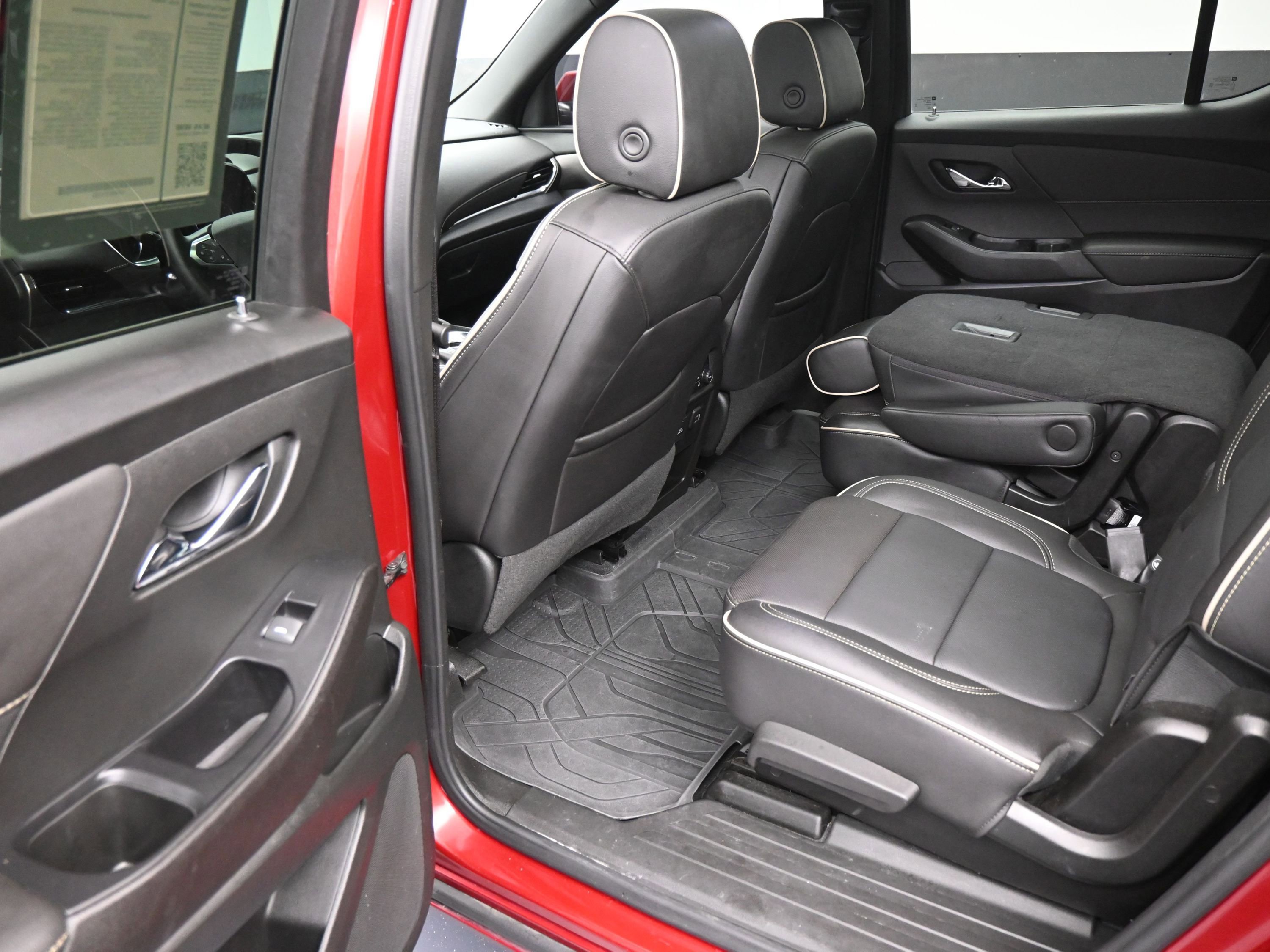 Used 2023 Chevrolet Traverse Premier w/ LPO, Floor Liner Package image 18