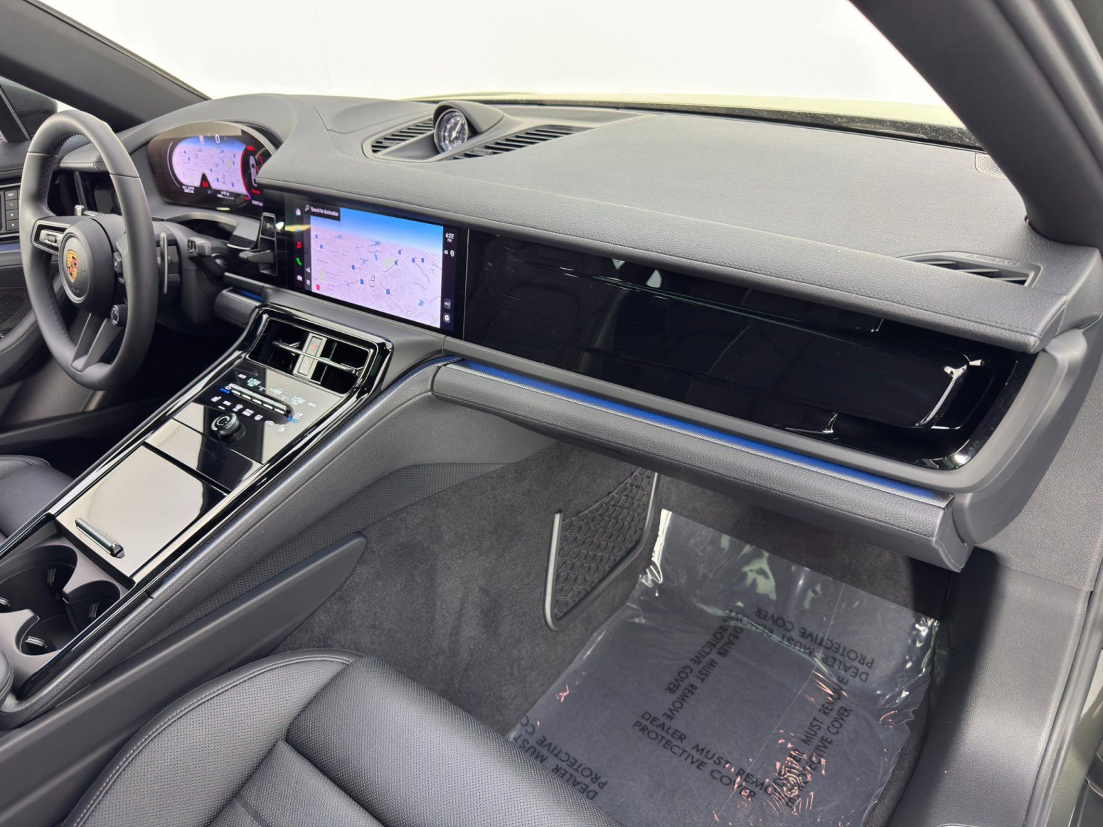 Used 2025 Porsche Panamera w/ Premium Package image 14