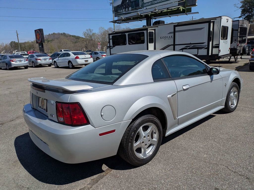 Used 2003 Ford Mustang Coupe image 4