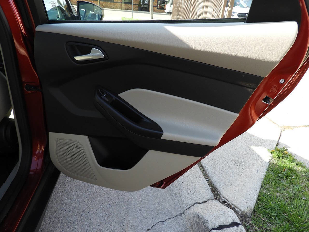 Used 2016 Ford Focus SE image 29