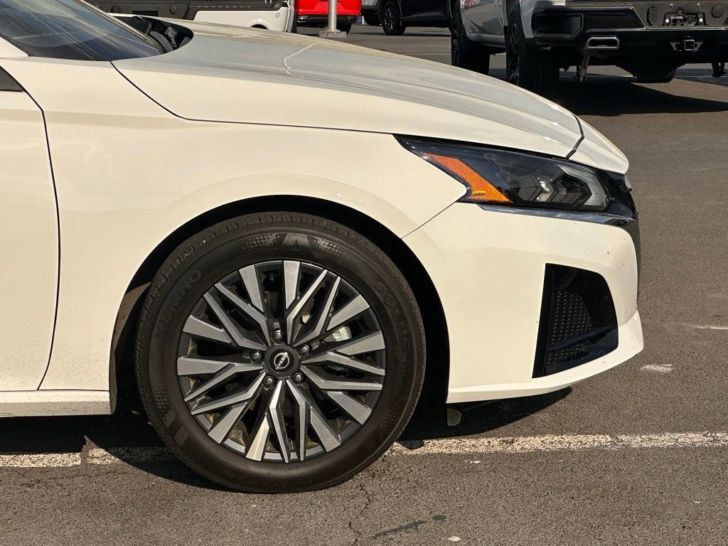 Used 2025 Nissan Altima 2.5 SV image 41