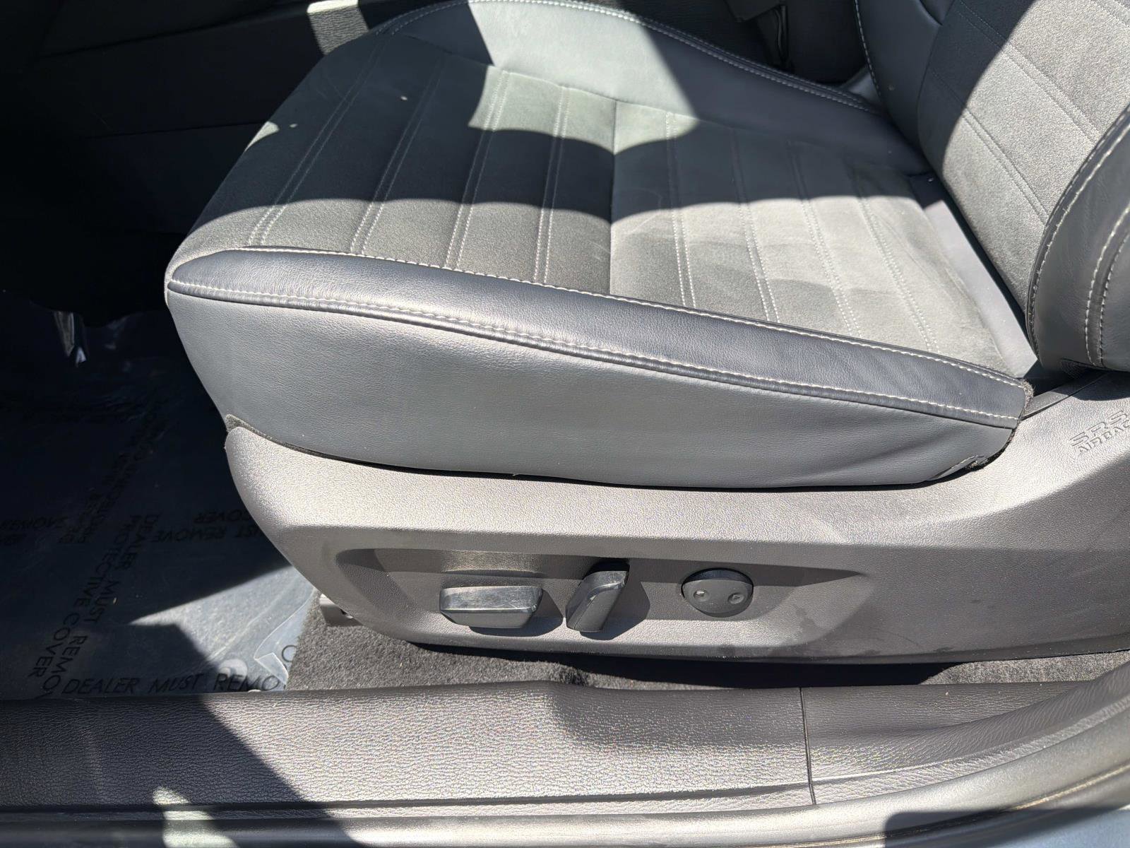 Used 2025 Mitsubishi Outlander SE FWD image 15