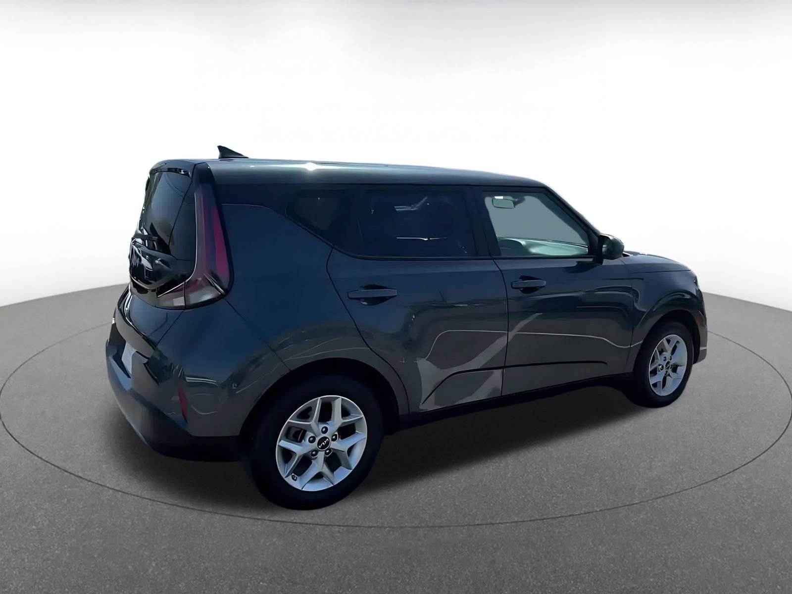 Used 2025 Kia Soul LX w/ LX Technology Package FWD image 15