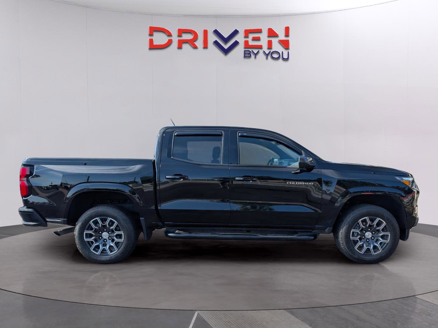 Used 2024 Chevrolet Colorado LT w/ LT Convenience Package III RWD image 6