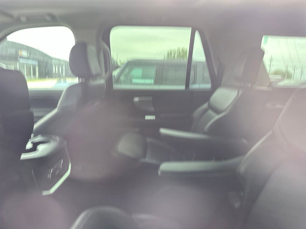 Used 2025 Ford Expedition Max Platinum AWD/4WD image 19