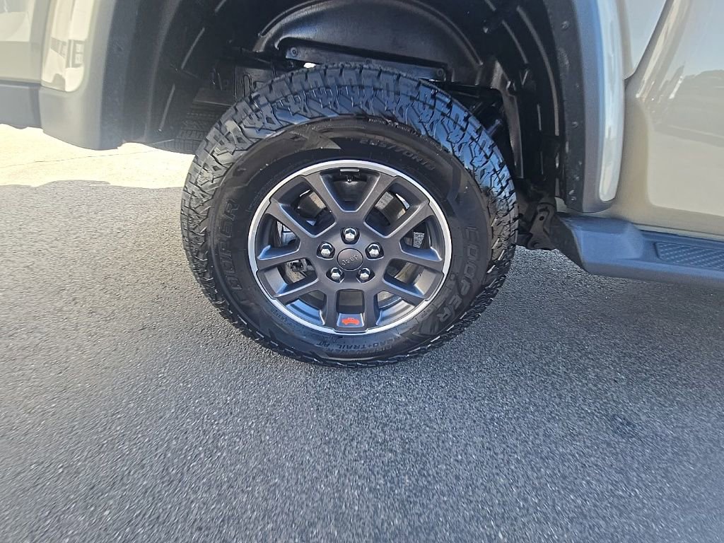 Used 2020 Jeep Gladiator Overland image 10