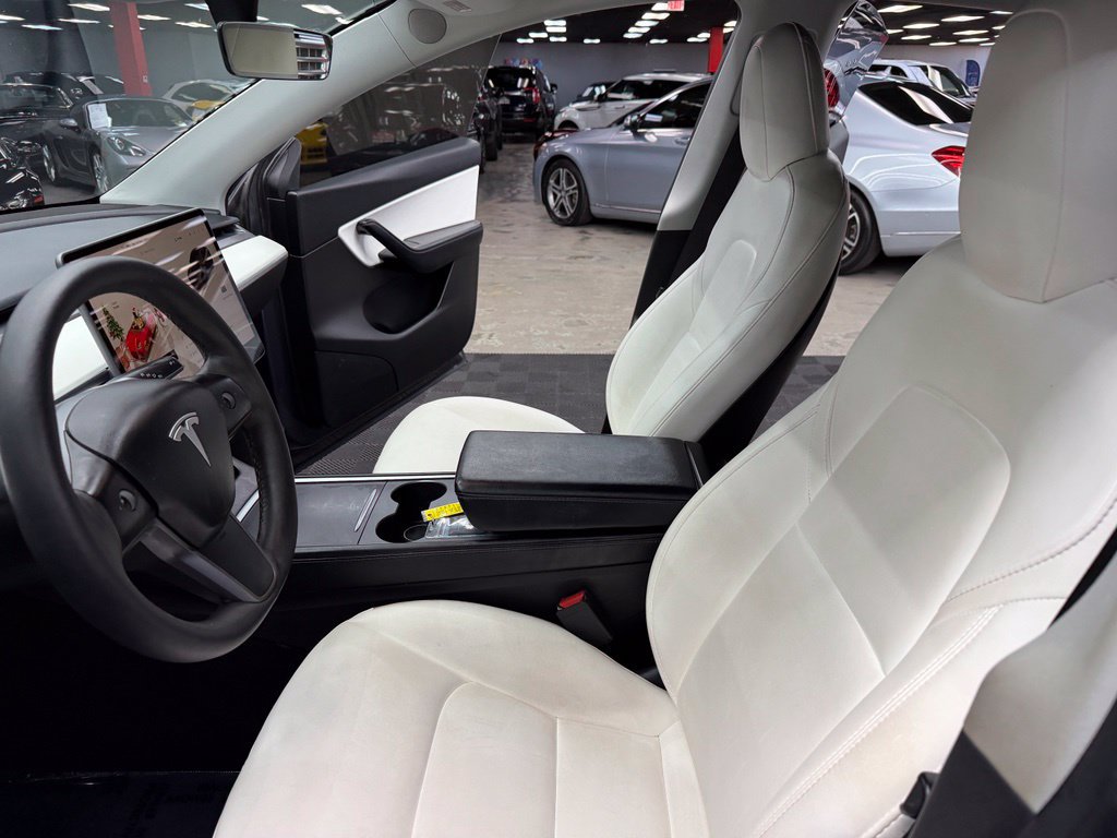 Used 2022 Tesla Model Y Performance AWD/4WD image 30