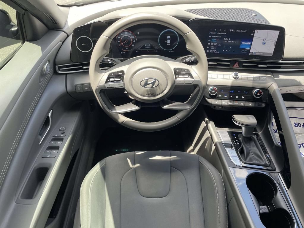 Certified 2023 Hyundai Elantra SEL w/ Convenience Package FWD image 11