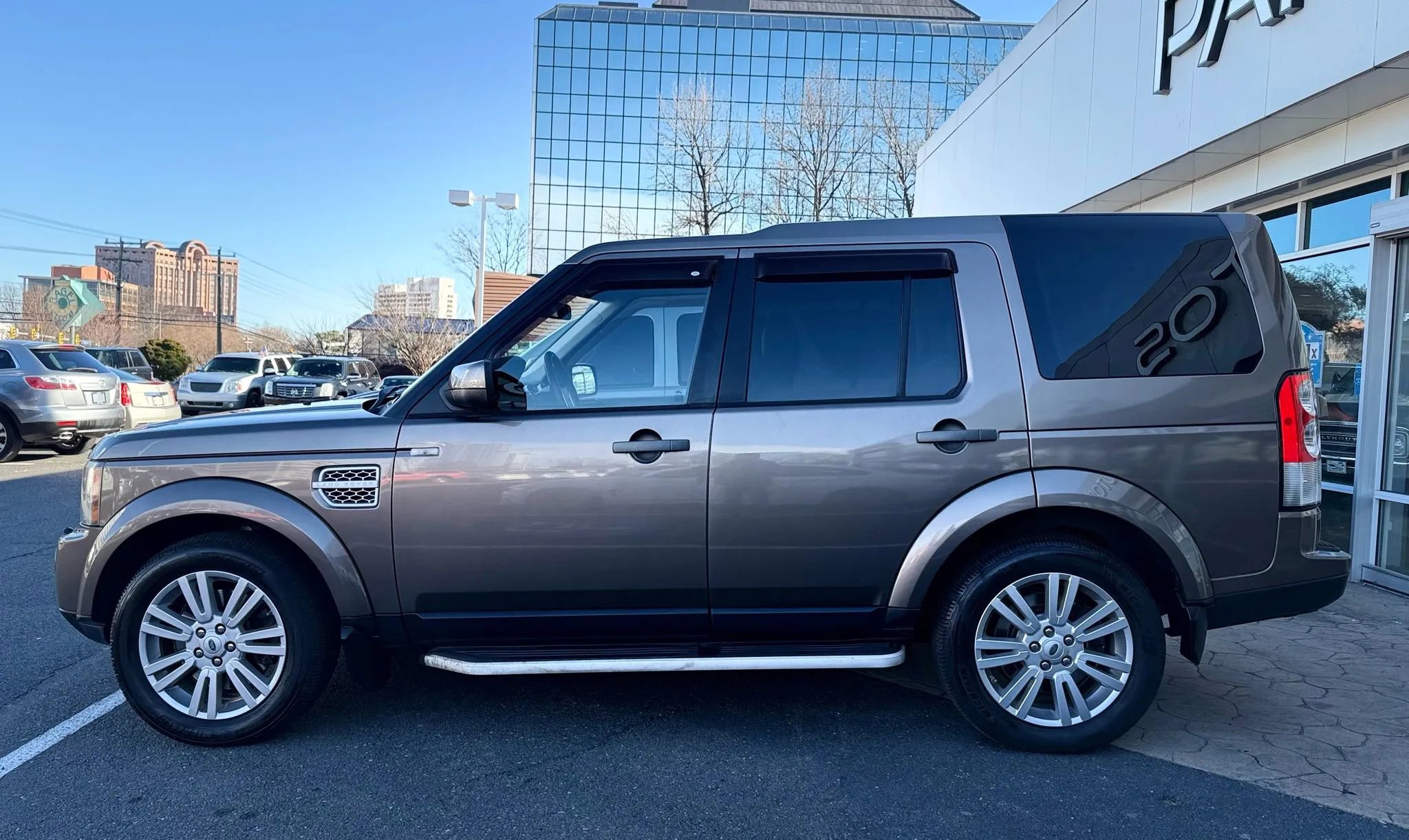 Used 2011 Land Rover LR4 HSE AWD/4WD image 4