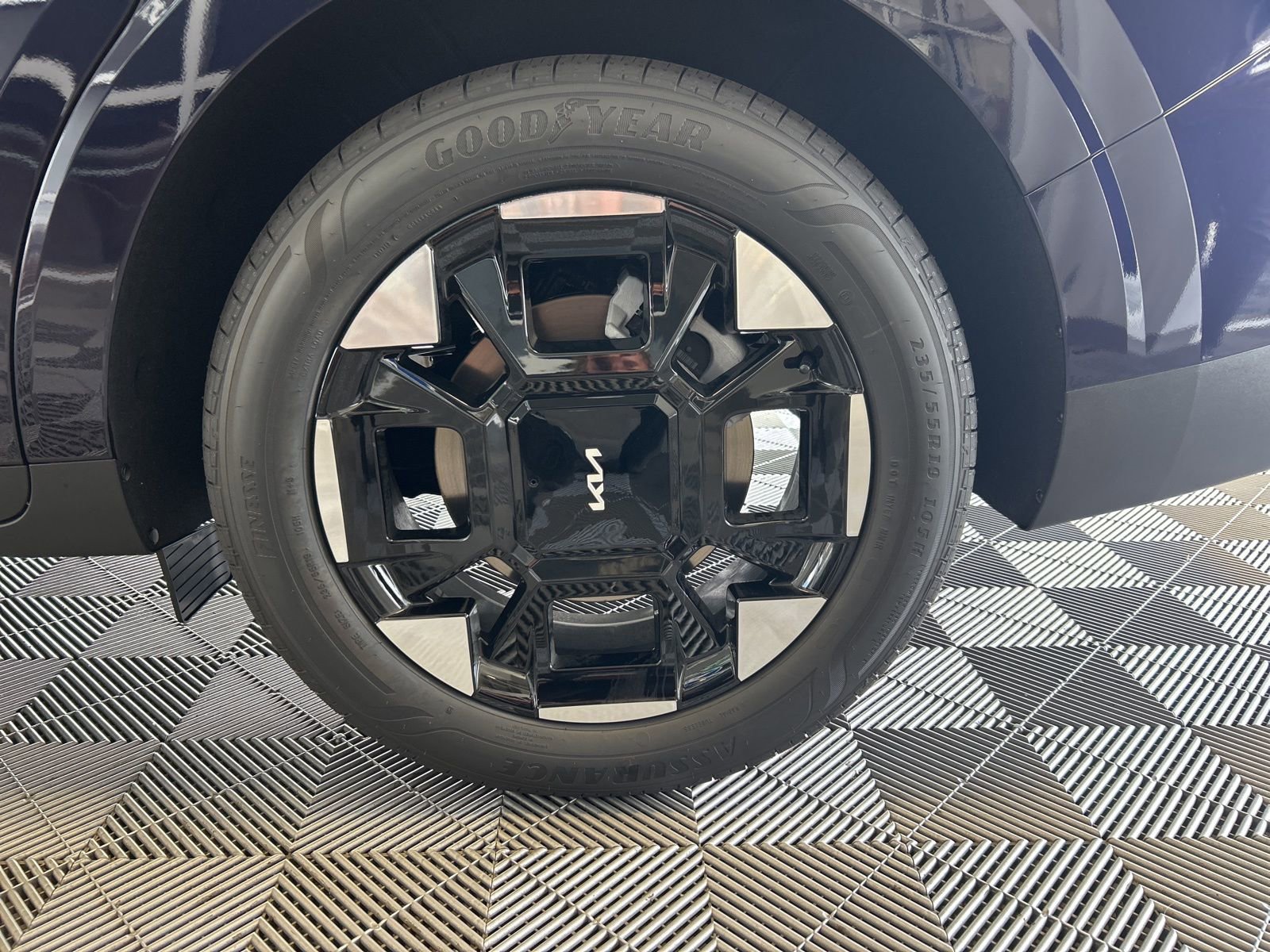 New 2026 Kia Carnival EX image 7