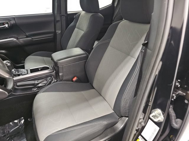 Used 2020 Toyota Tacoma TRD Off-Road w/ Technology Package AWD/4WD image 14