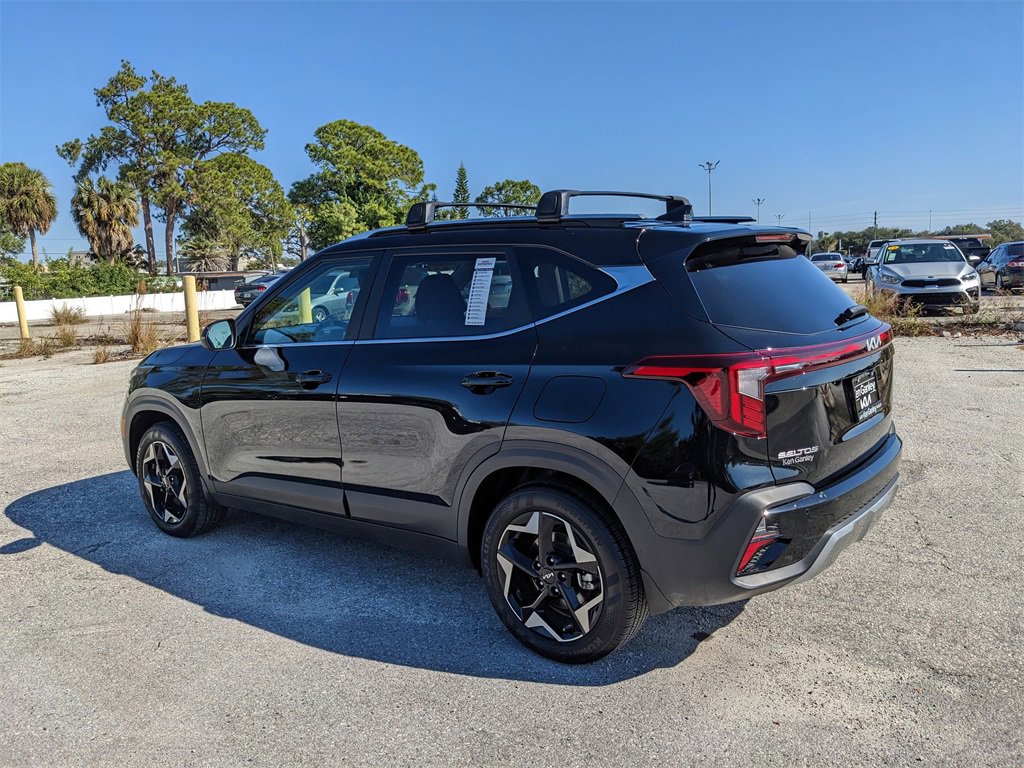 Certified 2025 Kia Seltos EX w/ EX Sunroof Package image 7