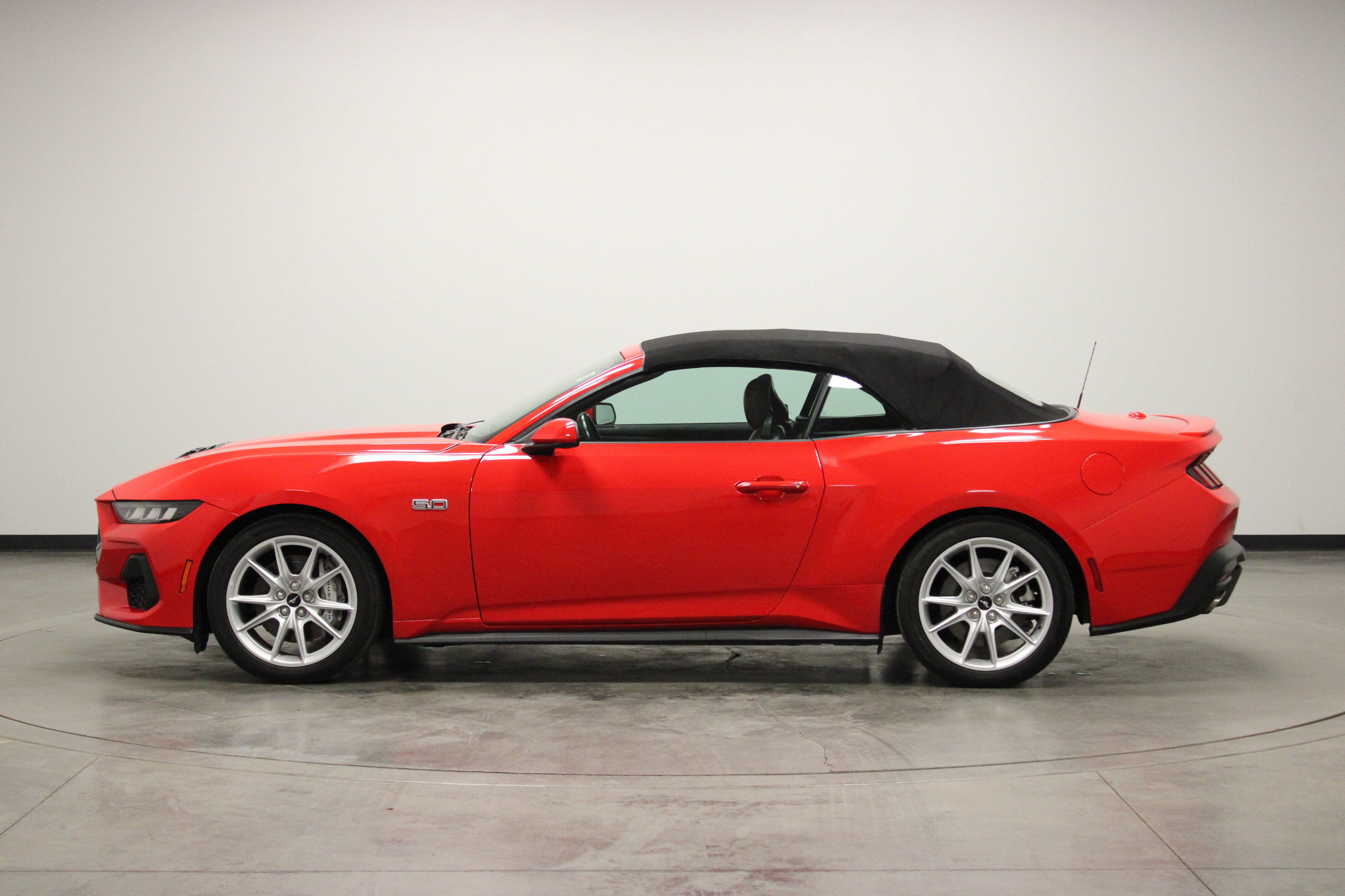 Used 2024 Ford Mustang GT Premium image 5