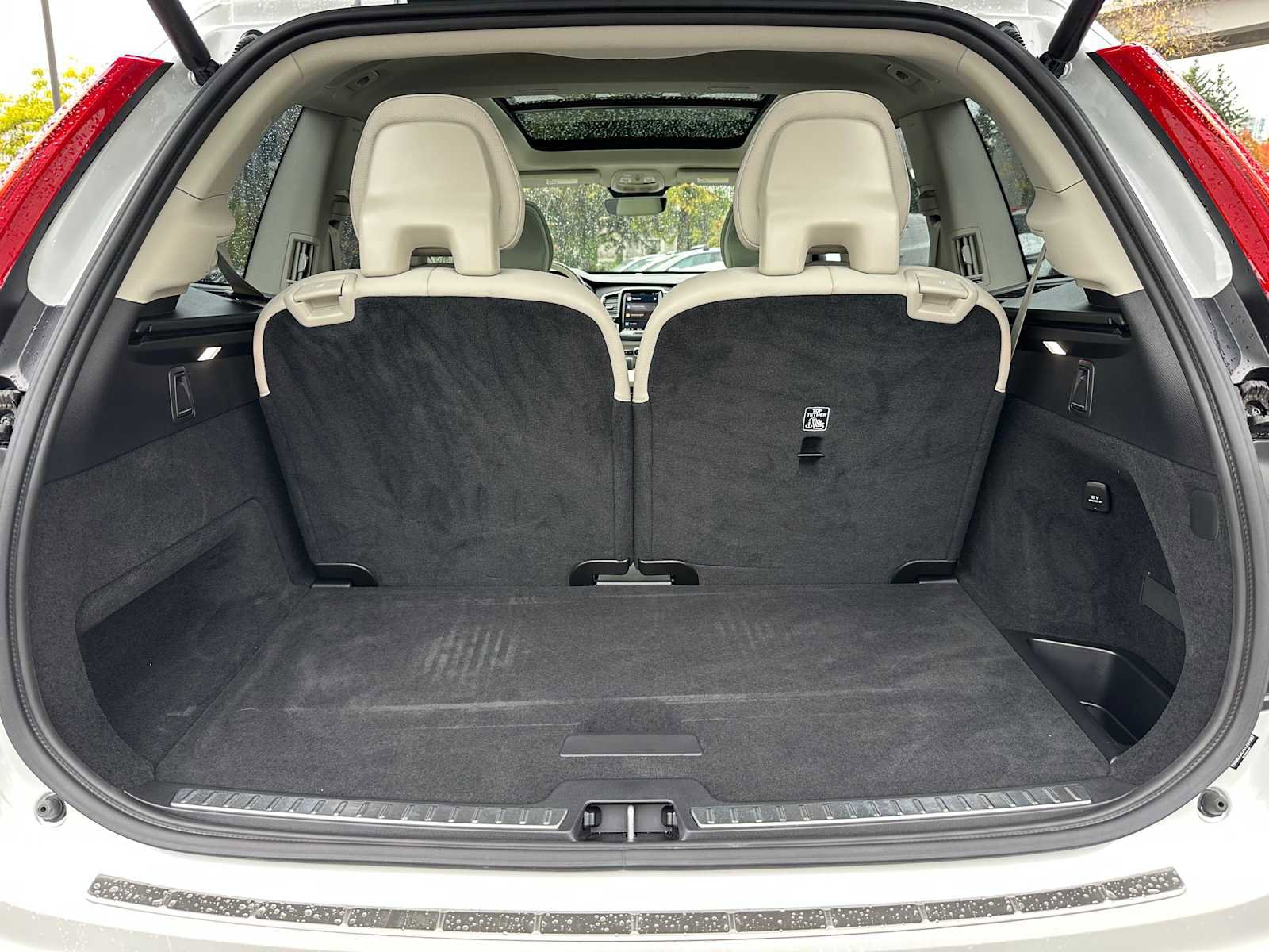 Used 2025 Volvo XC90 B6 Plus w/ Protection Package Premier image 14