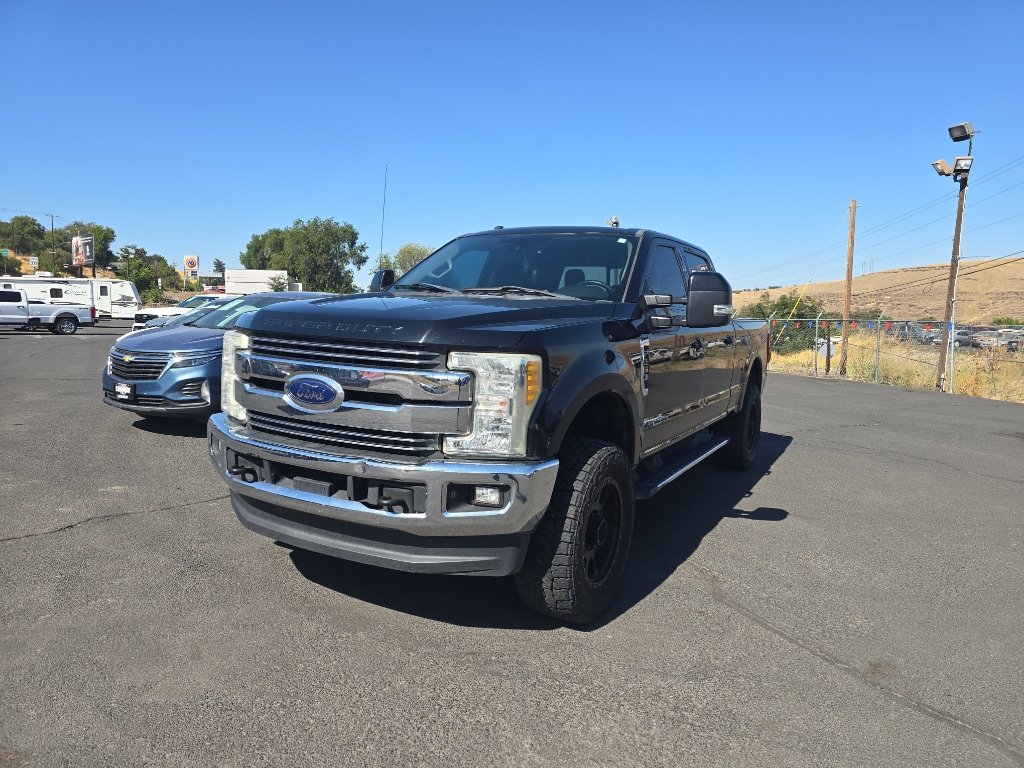 Used 2017 Ford F250 Lariat w/ Lariat Ultimate Package AWD/4WD image 4